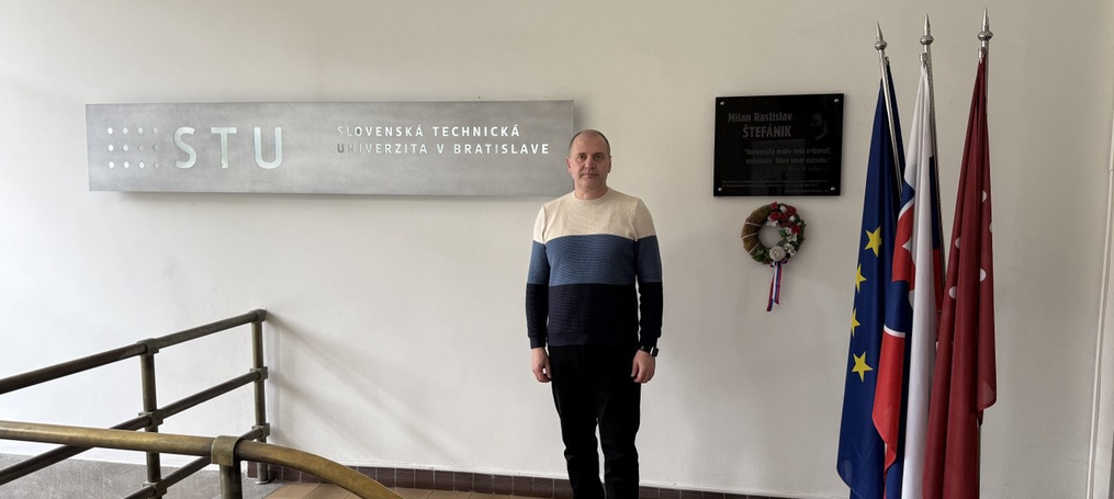 Черговий етап реалізації міжінституційної угоди щодо міжнародної мобільності між ДТЕУ та Словацьким технологічним університетом у Братиславі