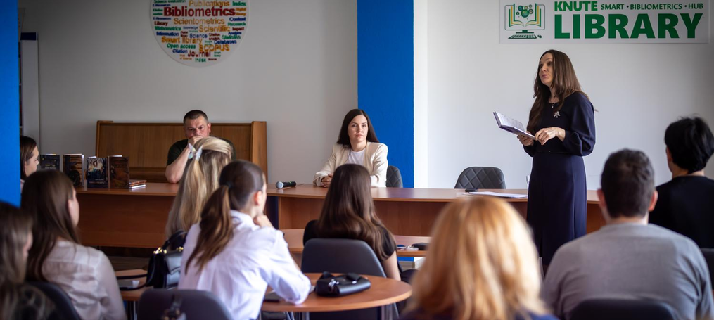 Літературна зустріч ветеранів війни та студентської молоді «Між рядками…»