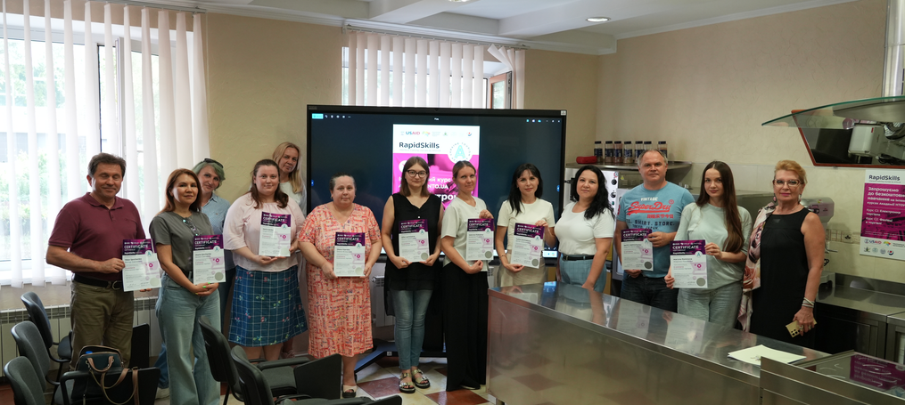 Перший випуск слухачів безкоштовних курсів інтенсивного навчання Rapidskills